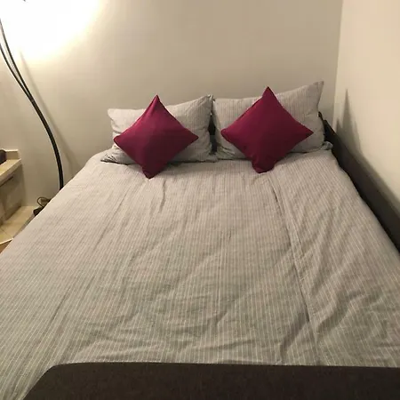 The New Place In Town Апартаменти
